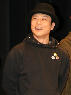 ドラム担当・ヤング役の三宅弘城