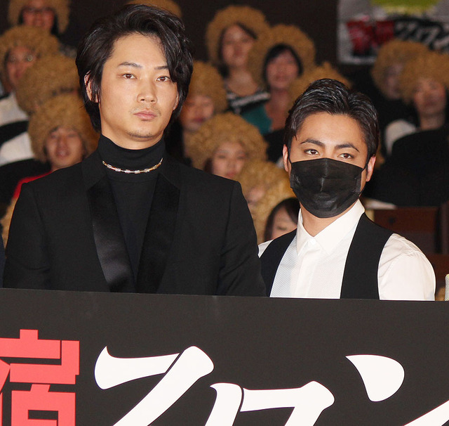 綾野剛、山田孝之／『新宿スワン』初日舞台挨拶