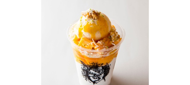 「フォービドゥン フルーツ」では、ジューシーなフレッシュマンゴーとトロピカルマンゴーソースたっぷりの「MALIBU SEASIDE CLASH」が新登場。