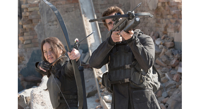 『ハンガー・ゲーム FINAL： レボリューション』TM&(C)2015 LIONS GATE FILMS INC.ALL RIGHTS RESERVED.配給：KADOKAWA　http://www.hungergames.jp/