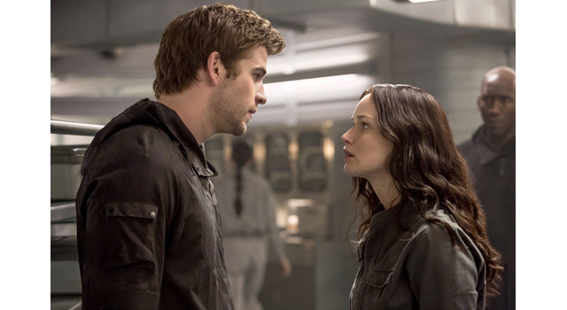 『ハンガー・ゲーム FINAL： レボリューション』TM&(C)2015 LIONS GATE FILMS INC.ALL RIGHTS RESERVED.配給：KADOKAWA　http://www.hungergames.jp/