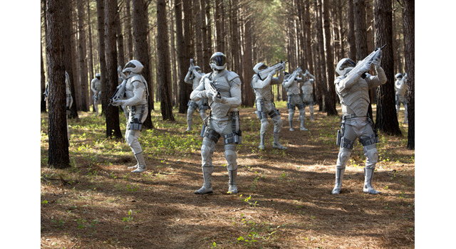 『ハンガー・ゲーム FINAL： レボリューション』TM&(C)2015 LIONS GATE FILMS INC.ALL RIGHTS RESERVED.配給：KADOKAWA　http://www.hungergames.jp/