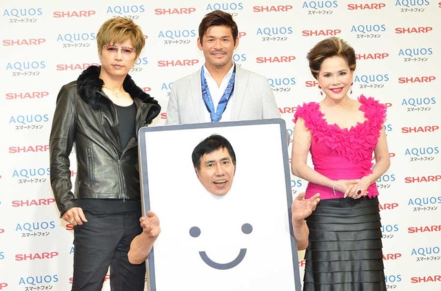 GACKT＆照英＆デヴィ夫人＆エスパー伊東／スマートフォンAQUOS「エモパー movie エモ動 第2弾 emopa life story」イベント