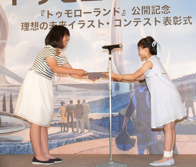 本田望結／『トゥモローランド』「理想の未来 イラスト・コンテスト」