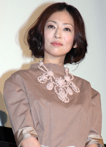 過酷な運命に翻弄されつつも強く生きる滴を演じきった