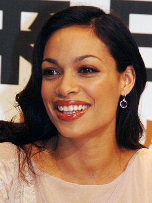 力強い眼の力が魅力的