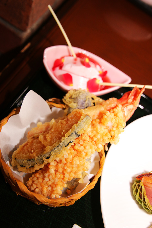 天麩羅盛り合わせ／イースター期間限定の「スペシャルセット」