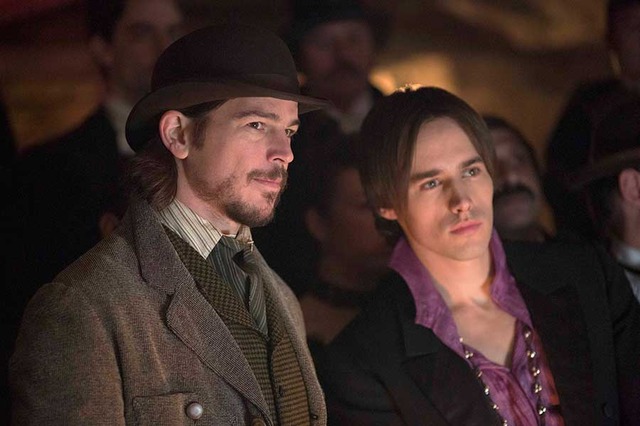 「ペニー・ドレッドフル ～ナイトメア 血塗られた秘密～」Penny Dreadful (C) 2014 Showtime Networks Inc. All rights reserved. (C) 2015 Showtime Networks Inc. All Rights Reserved. SHOWTIME and related marks are registered trademarks of Showtime Networks Inc., a CBS Company. (C) 2015 CBS Studios Inc. CBS and related logos are trademarks of CBS Broadcasting Inc. All Rights Reserved.