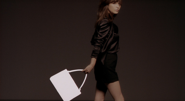 梨花「世界を買える BUYMA」