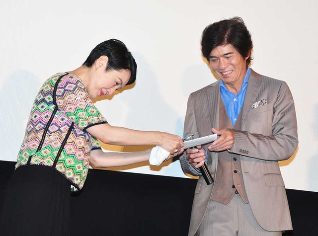 樋口可南子＆佐藤浩市／『愛を積むひと』初日舞台挨拶