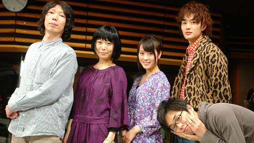 「SCHOOL OF LOCK！ ハルフウェイ スペシャル」。（左から）やしろ教頭、Salyu、北乃きい、岡田将生、やましげ校長