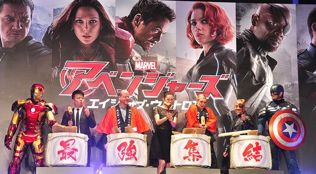 エリザベス・オルセン、ジョス・ウェドン監督、竹中直人、米倉涼子、宮迫博之／『アベンジャーズ／エイジ・オブ・ウルトロン』ジャパン・プレミア