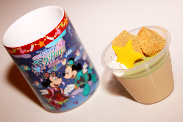 わらび餅と黒糖のムース、スーベニアカップ付き