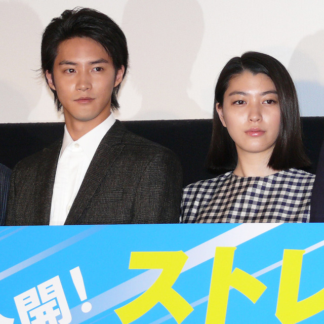 白石隼也、成海璃子／『ストレイヤーズ・クロニクル』初日舞台挨拶