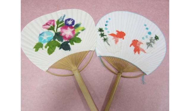 ワークショップ「金魚ちょうちん」。