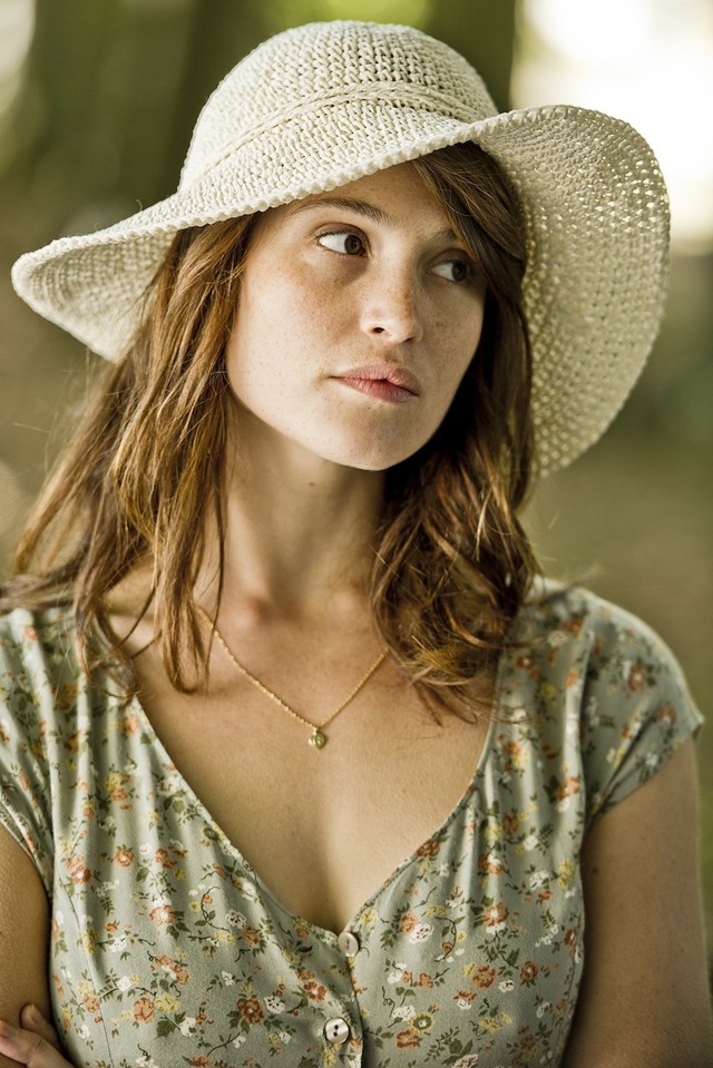 『ボヴァリー夫人とパン屋』-(C) 2014 - Albertine Productions -Cine-@ - Gaumont - Cinefrance 1888 - France 2 Cinema - British Film Institute