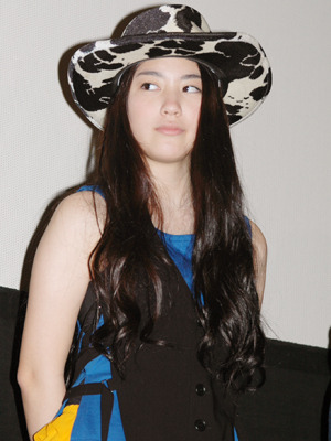 これが成海璃子？　と思わせるコミカルな一面を披露