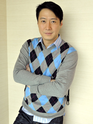 京劇界の伝説的存在を熱演