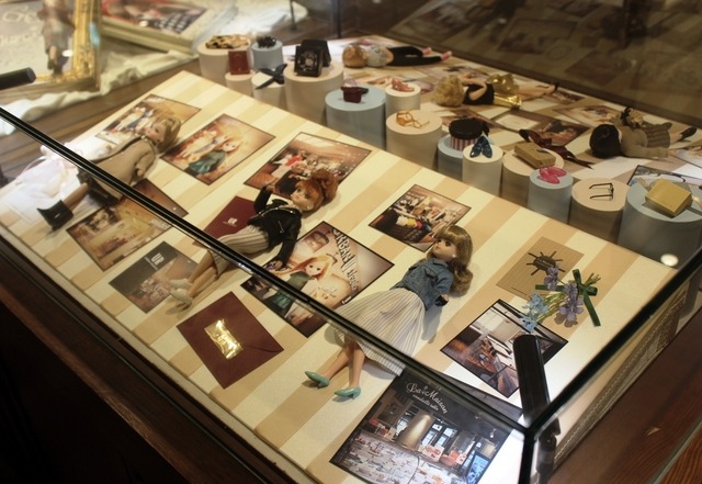 ルミネ池袋店B1フロア内のショーケース