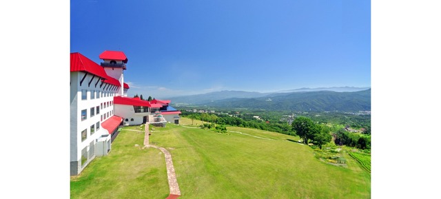 赤倉観光ホテルの外観。