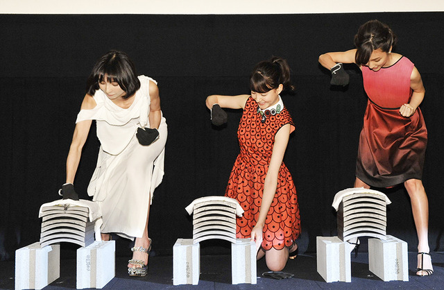 篠田麻里子、トリンドル玲奈、真野恵里菜／『リアル鬼ごっこ』初日舞台挨拶