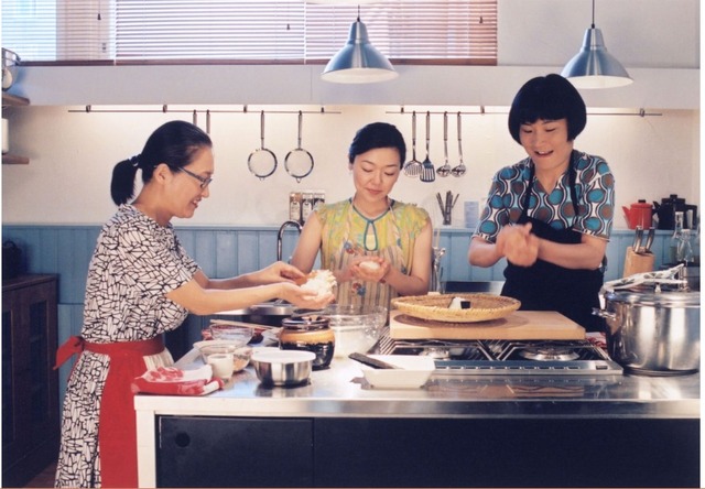 「かもめ食堂」(C)かもめ商会