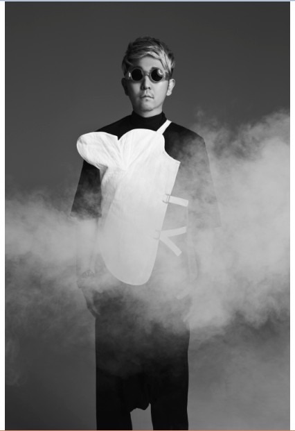 DJ、プロデューサー Taku Takahashi。98年にm-flo結成。ソロとしても国内外のアーティストのプロデュースやRemix制作を行う。