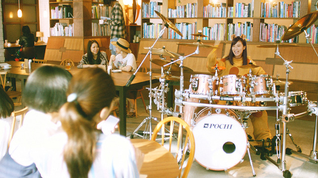 小島瑠璃子出演チケットキャンプ「ドラム」篇