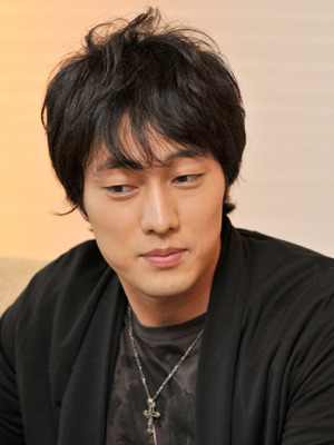 寡黙でクールなガンペがハマリ役　（photo：Yoshio Kumagai）