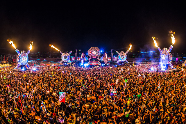 世界最大のEDMフェス「EDC」 - (C) INSOMNIAC HOLDINGS, LLC