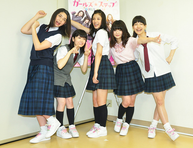 石井杏奈、小柴風花、小野花梨、秋月三佳、上原実矩／『ガールズ・ステップ』ダンスイベント