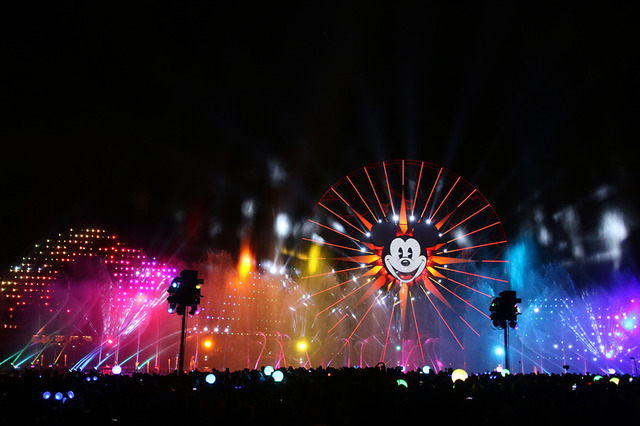 「ワールド・オブ・カラー：セレブレート！」