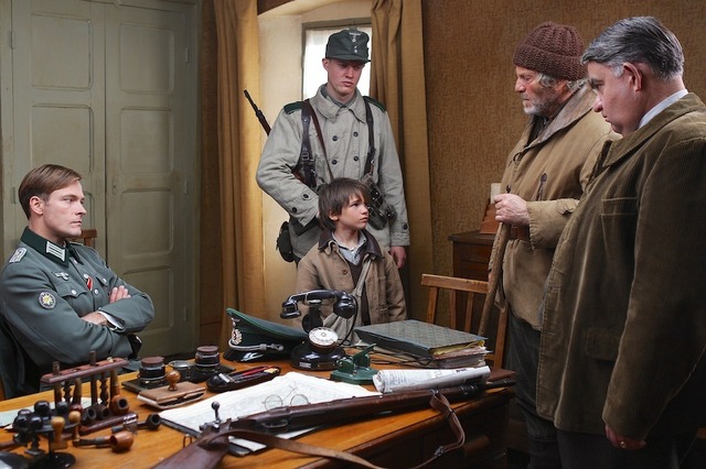 『ベル＆セバスチャン』(c)2013 RADAR FILMS EPITHETE FILMS GAUMONT M6 FILMS ROHNE-ALPES CINEMA