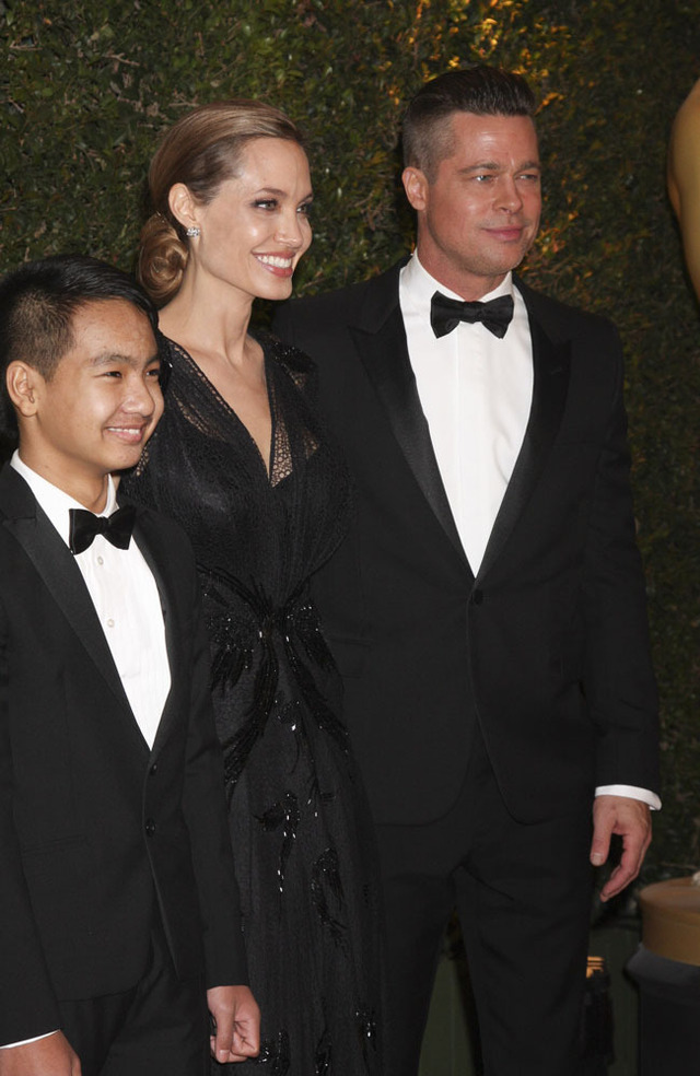 アンジェリーナ・ジョリー＆ブラッド・ピット＆マドックス・ジョリー・ピット／「第5回ガヴァナーズ・アワード」 -(C) Getty Images