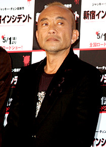 最初は絶賛していたジャッキーと最後には罵り合いに？