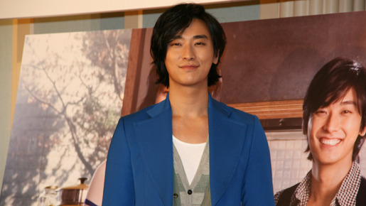 自由奔放で魅惑的な天才シェフを演じる