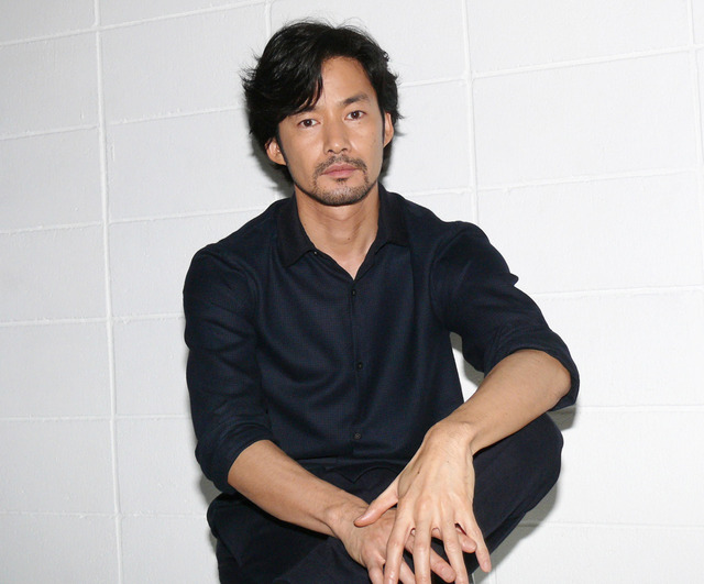 『at Homeアットホーム』竹野内豊／photo:Ryo Uchida