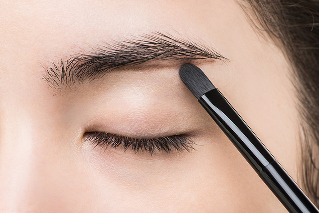 いまどき太眉の作り方