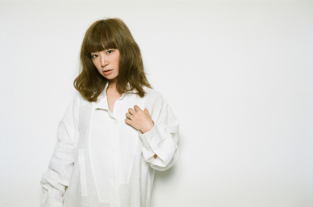 『グラスホッパー』の主題歌を担当するYUKI　(C)2015「グラスホッパー」製作委員会