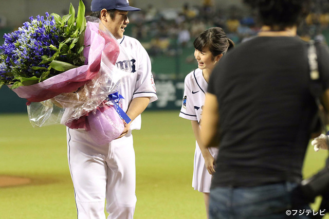 浜辺美波＆中村剛也選手