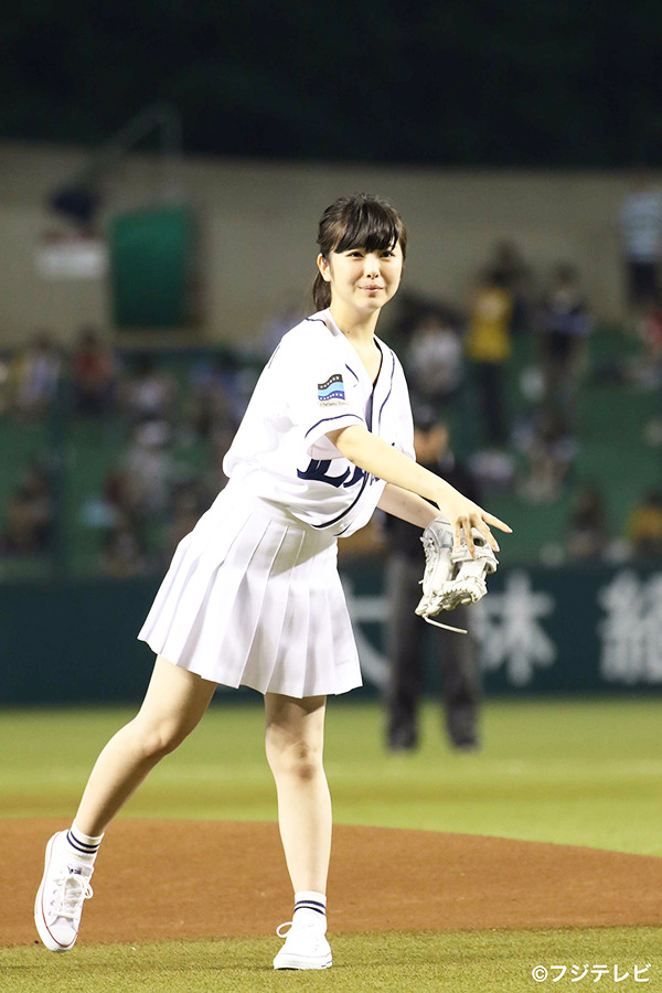 浜辺美波／始球式