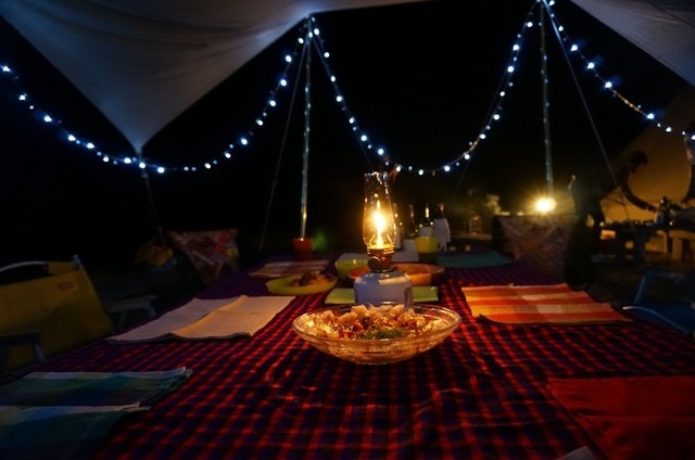 大自然で日仏最高級のお肉を食べ比べ！最新映画の星空上映を楽しむステーキキャンプ！『ステーキ・レボリューション』