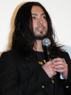 当代一の人気俳優が“イカキョー（いかにも京大生）”に変身！