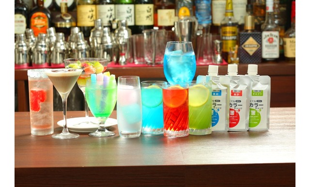 パステルカラーに彩られたカクテル「ぺんてるソニック」、「レボカラーチャージ」、「アートブラッシュスリング」「5色セットクーラー」など、ぺんてるらしいドリンクメニューがラインナップ。