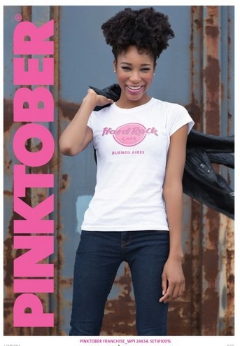 「レディースクラシック ピンクロゴTシャツ」（2,800円）