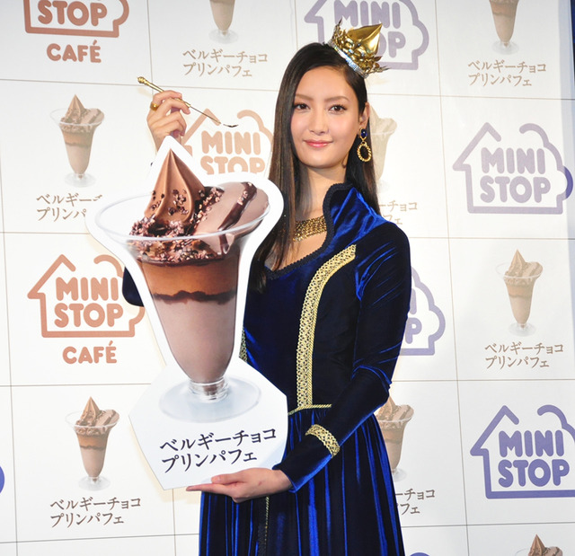 菜々緒／「ベルギーチョコプリンパフェ」CM記者会見
