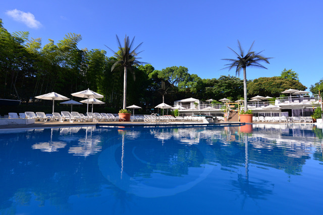 ホテルニューオータニがサンタクロースとともに朝食が楽しめる宿泊プラン「世界のサンタクロースと朝ごはん」を提供