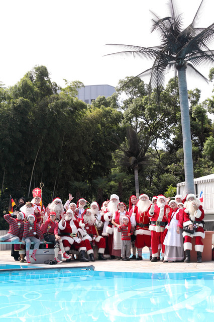 ホテルニューオータニがサンタクロースとともに朝食が楽しめる宿泊プラン「世界のサンタクロースと朝ごはん」を提供