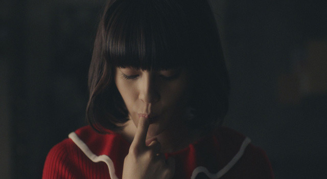 emma出演の森永「半熟ショコラ」CM