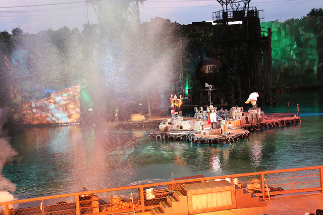 「ワンピース・プレミアショー」